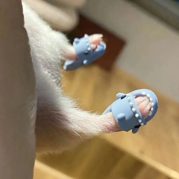 $3 PINK OR PURPLE SMALL ANIMAL SHOES. PINK. $3 IF BUNDLED - Picture 9 of 13